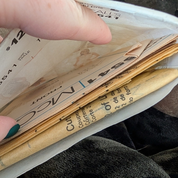 McCall's pattern bundle - Picture 9 of 9